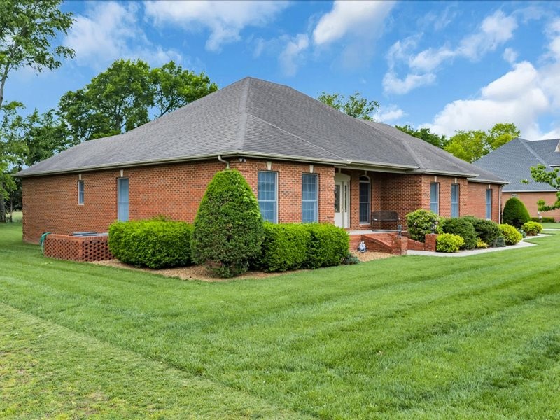 261 Bell Dr, W