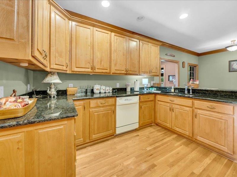 261 Bell Dr, W