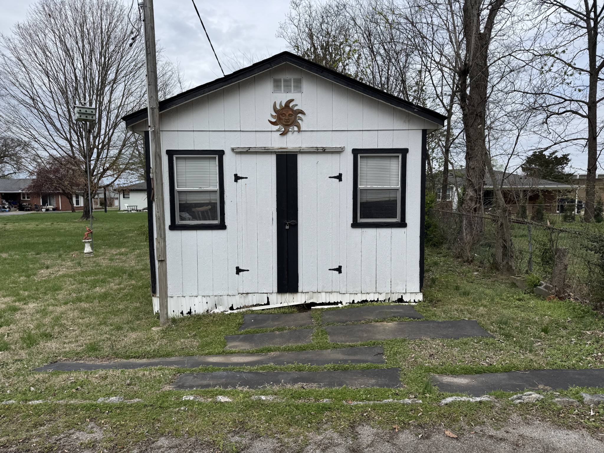 207 Elmwood Dr