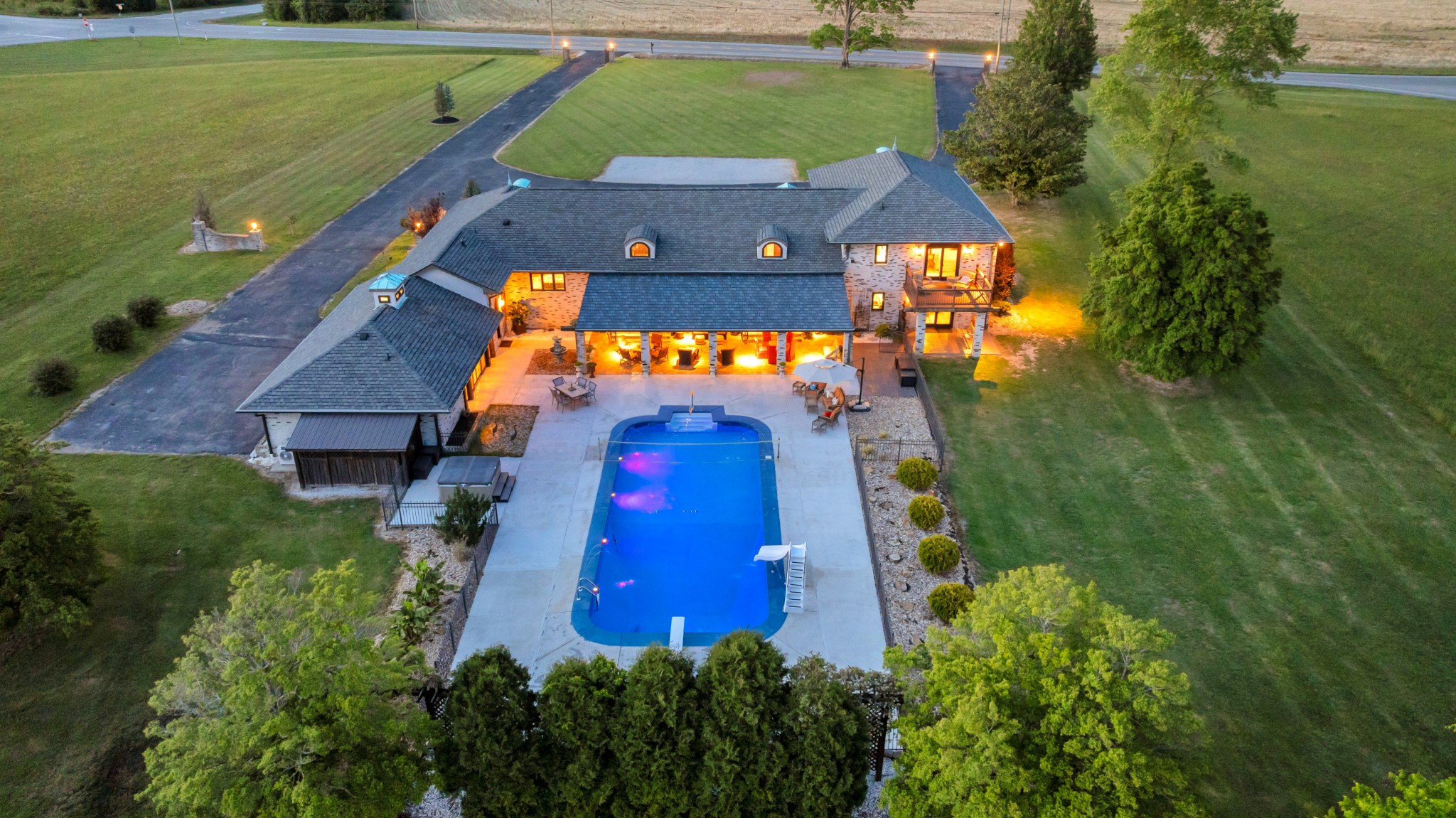5016 Hillsboro Hwy