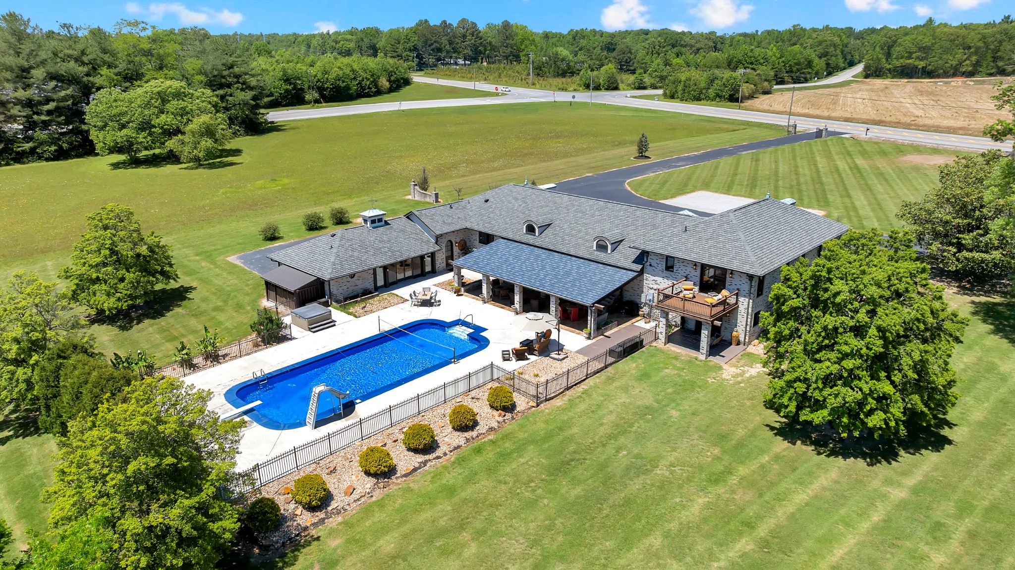 5016 Hillsboro Hwy