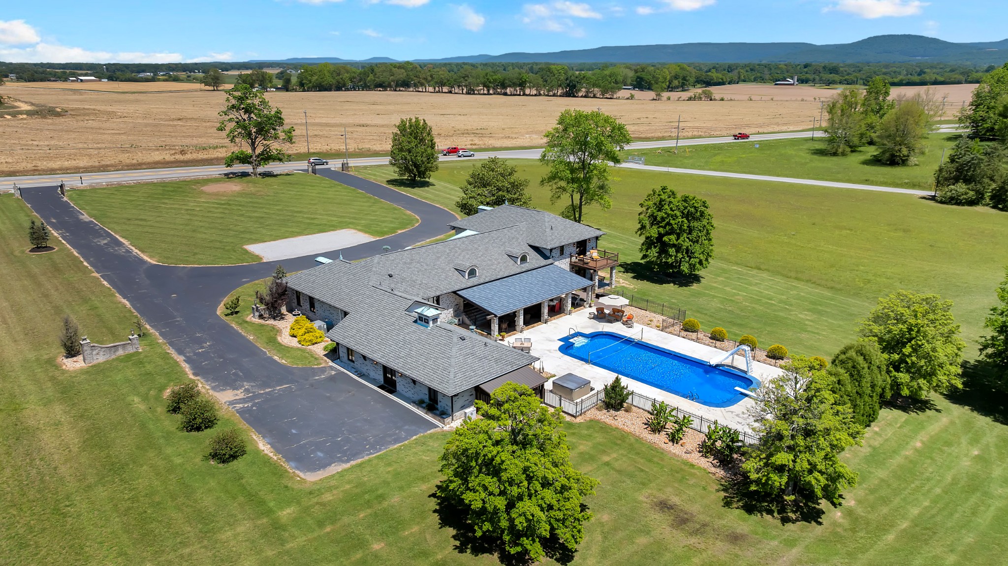 5016 Hillsboro Hwy