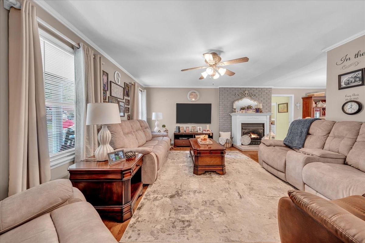 161 Brown Ln