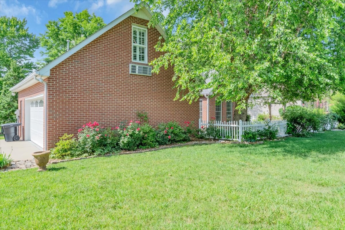 143 Hunters Ridge Dr