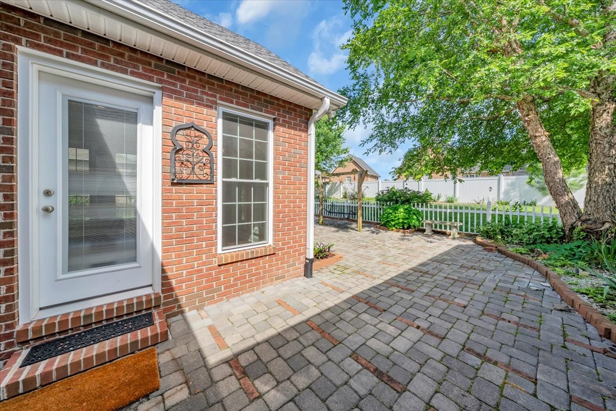 143 Hunters Ridge Dr