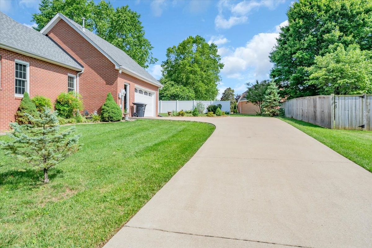 143 Hunters Ridge Dr