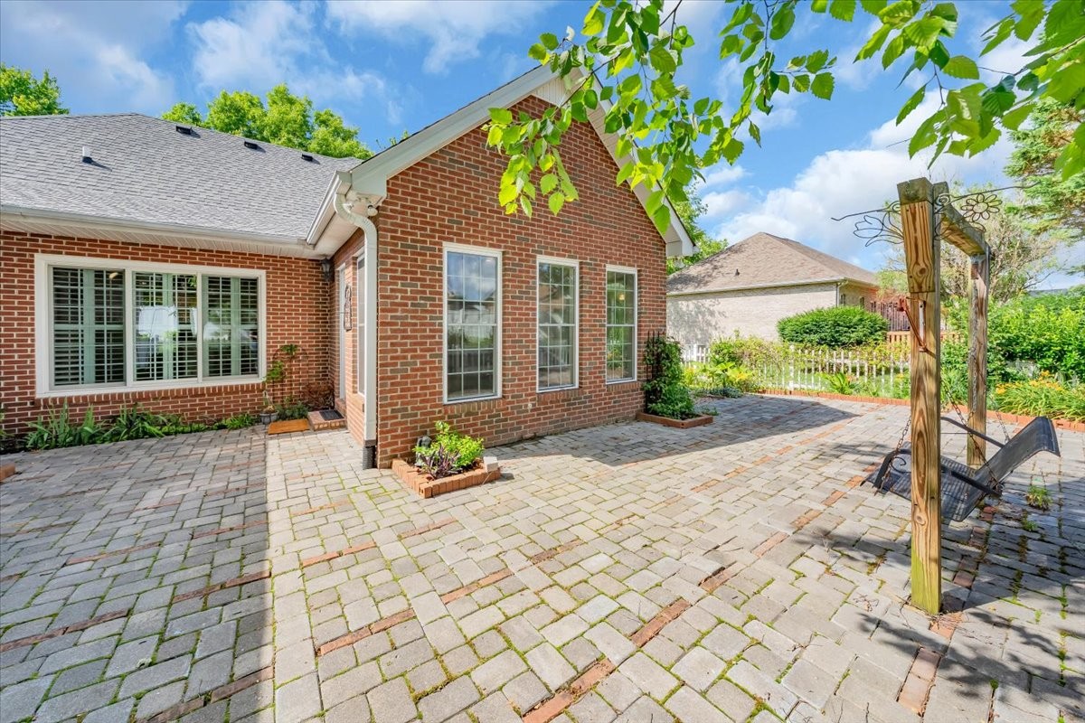 143 Hunters Ridge Dr