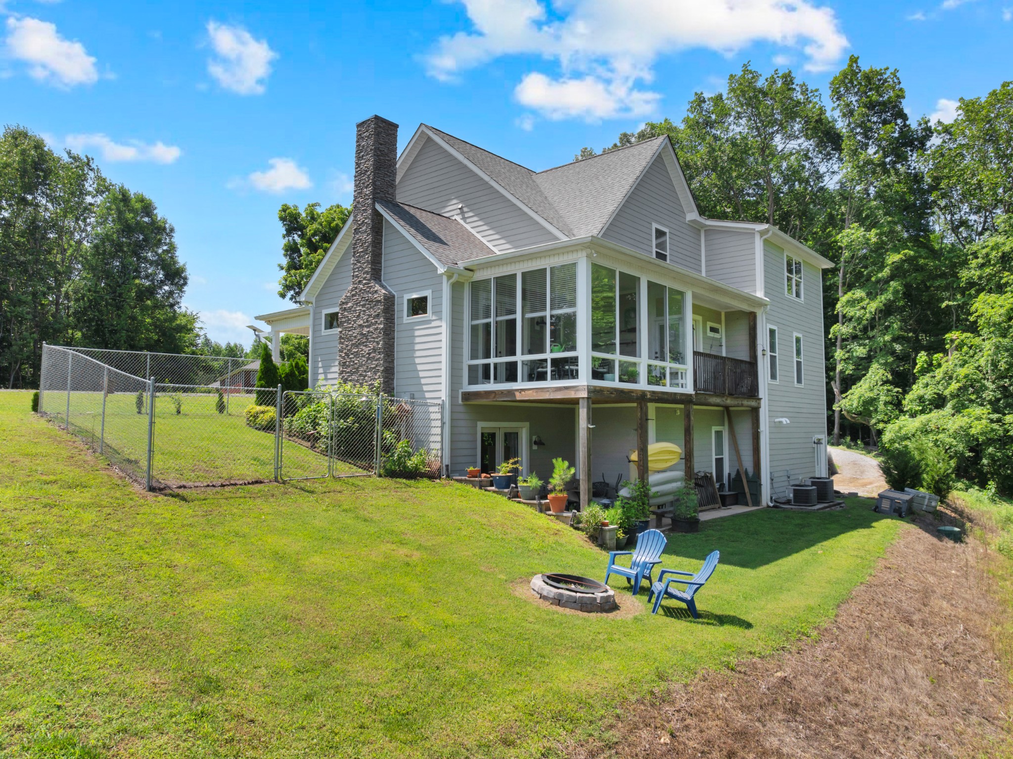 621 Lake Haven Dr