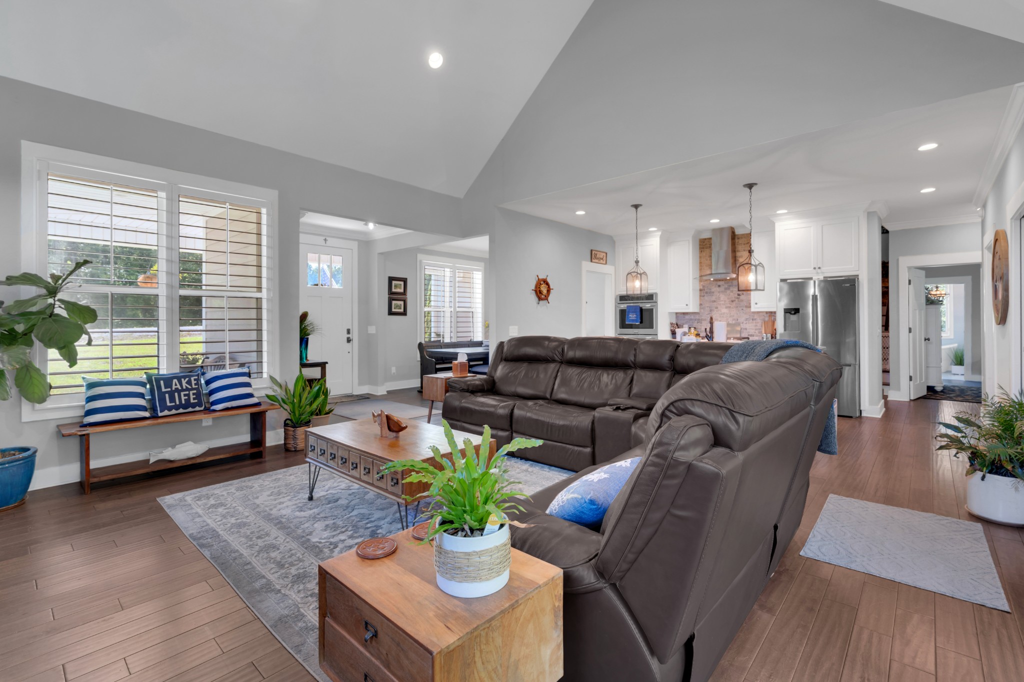 621 Lake Haven Dr