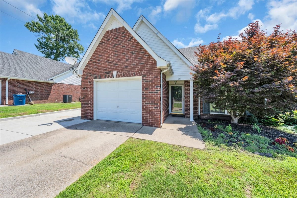 659 Potomac Pl