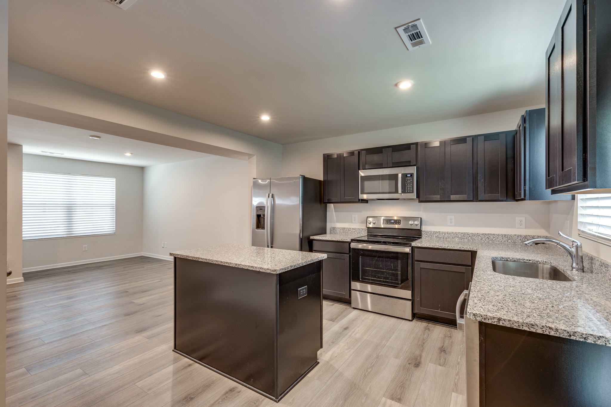 1520 Smoketree Rd