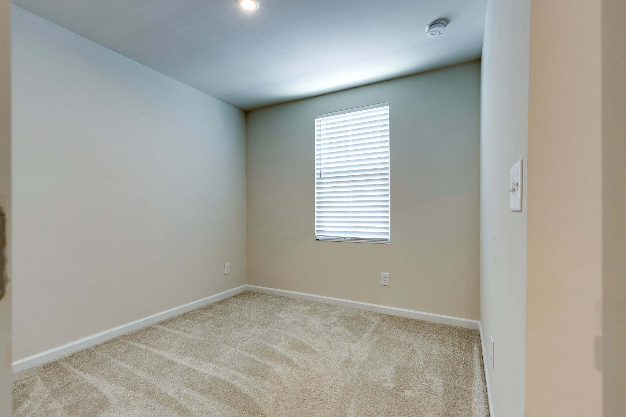 1520 Smoketree Rd