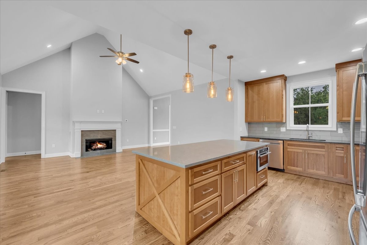 74 Summer Lake Ct