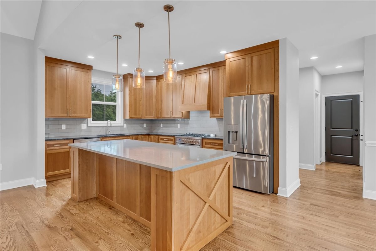 74 Summer Lake Ct