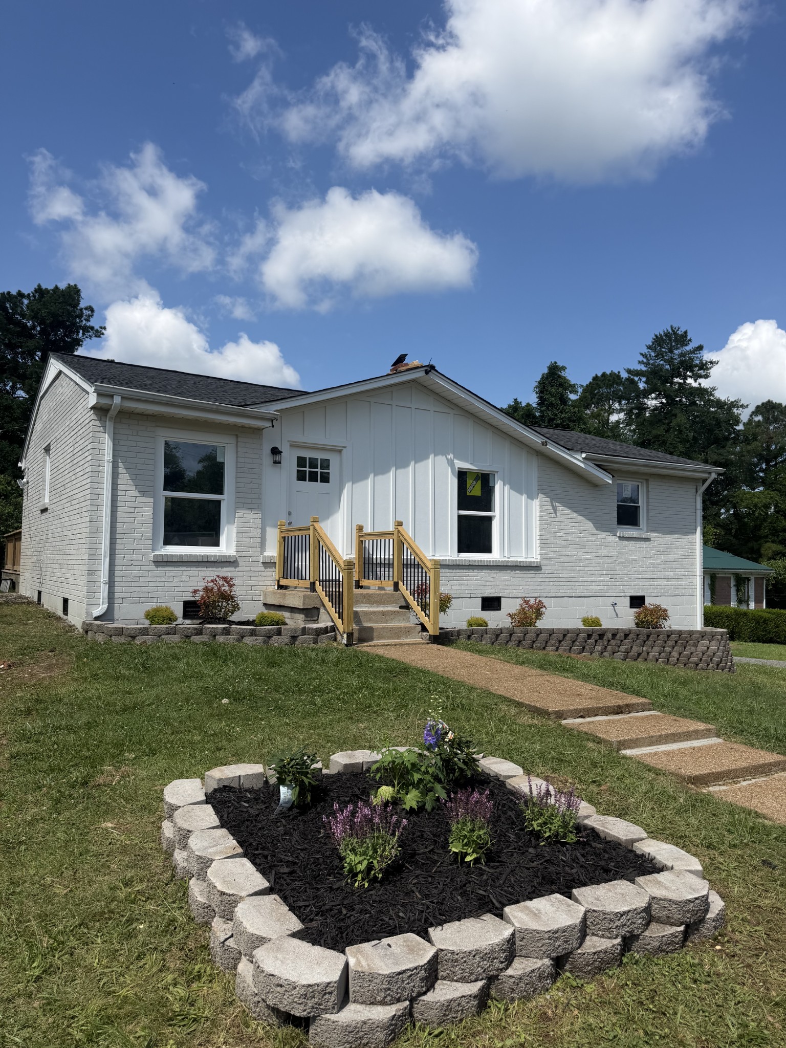 683 Shelton Ct