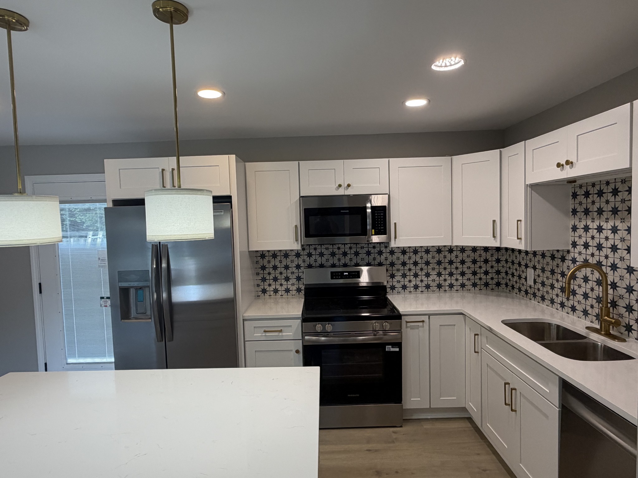 683 Shelton Ct