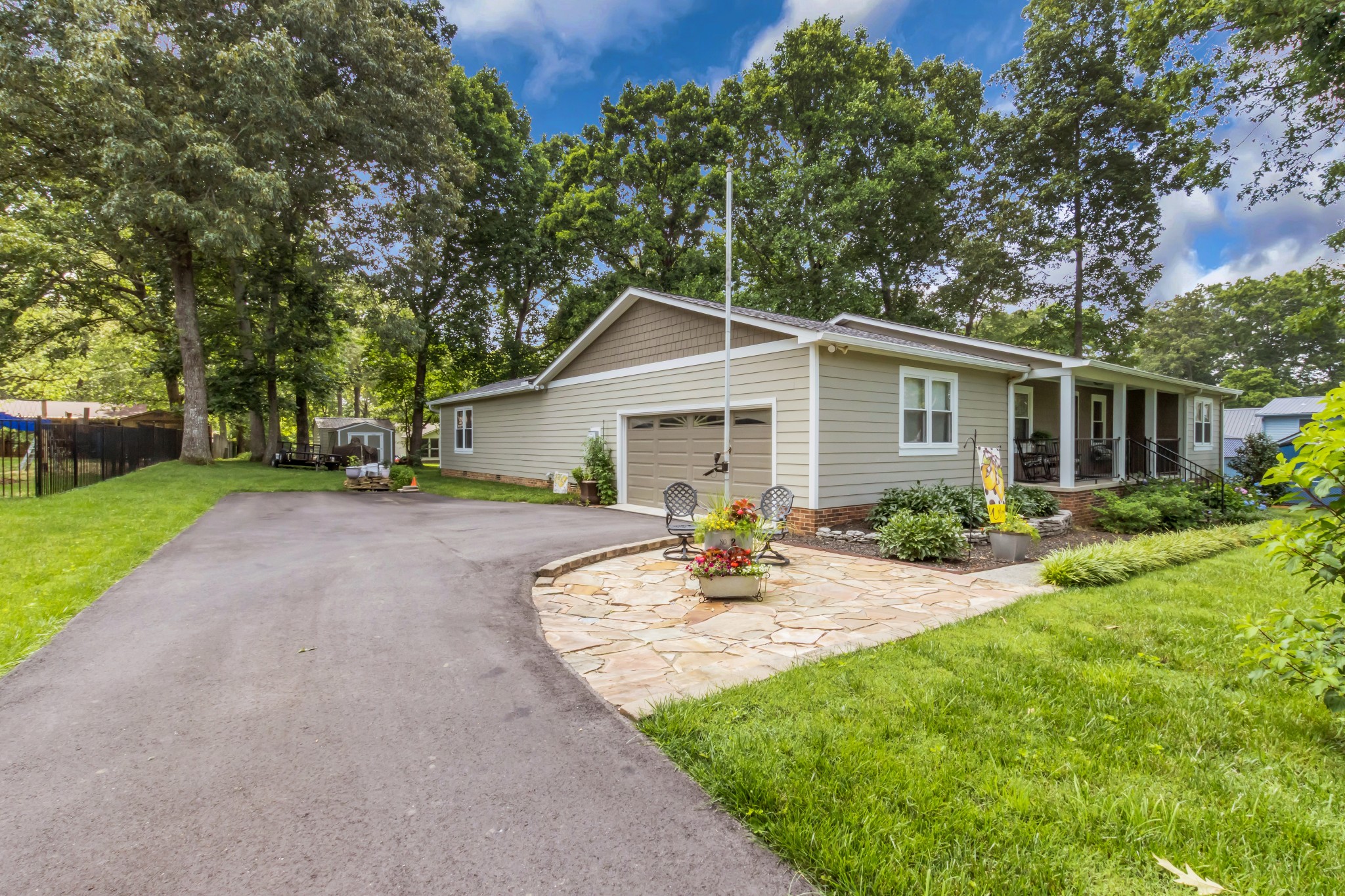 715 Wanda Ln