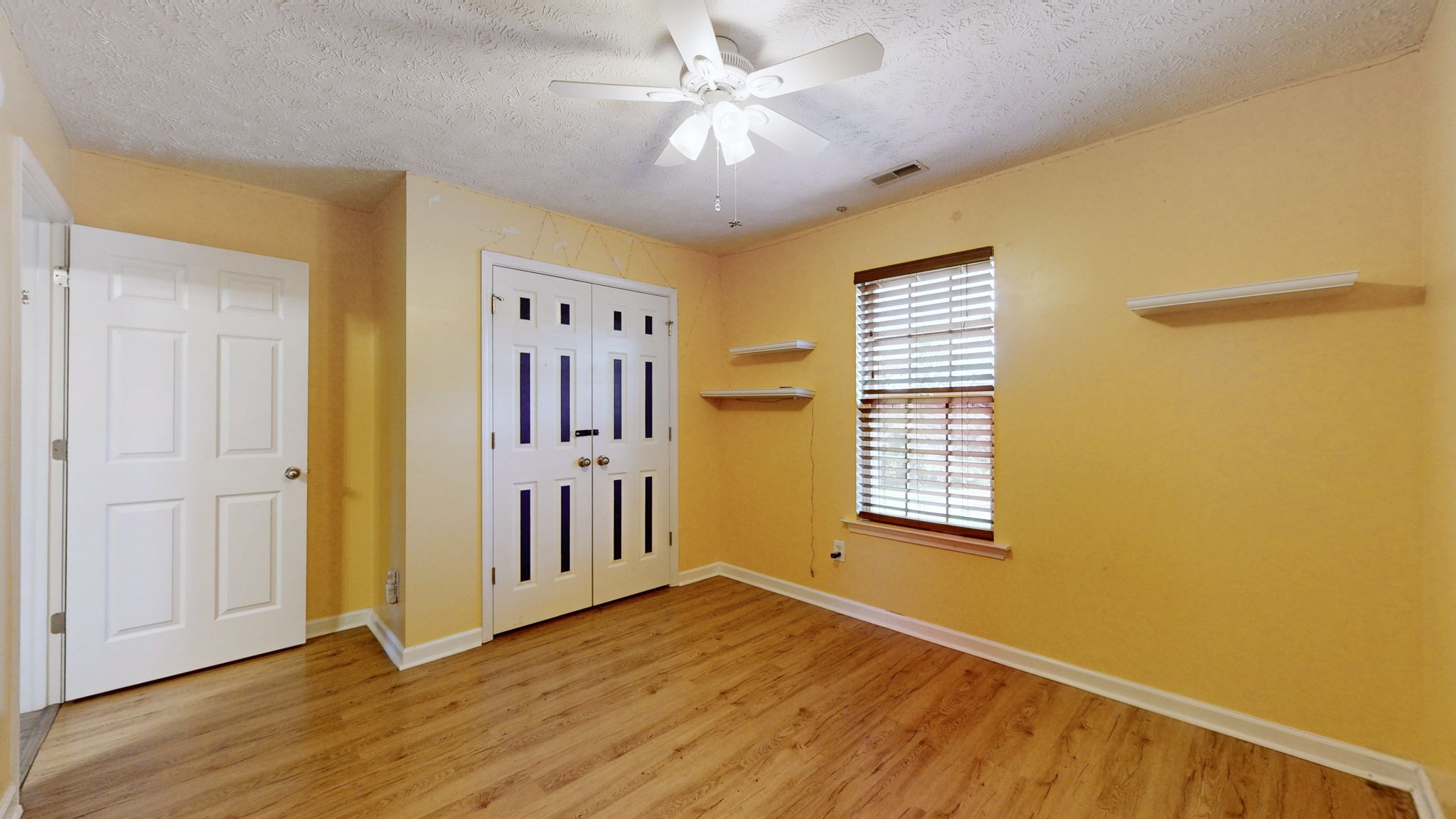 2938 Ridgewood Dr