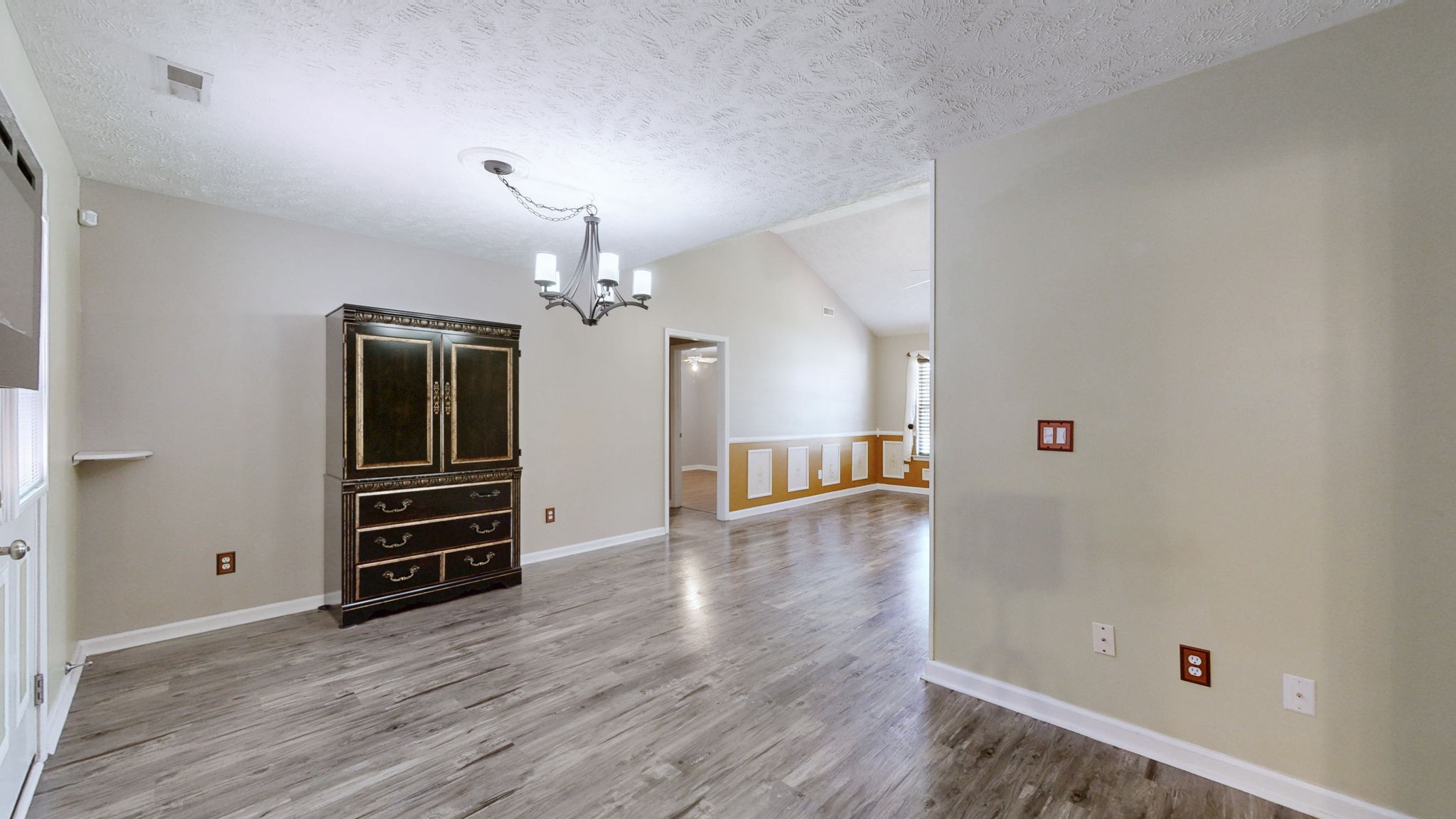 2938 Ridgewood Dr