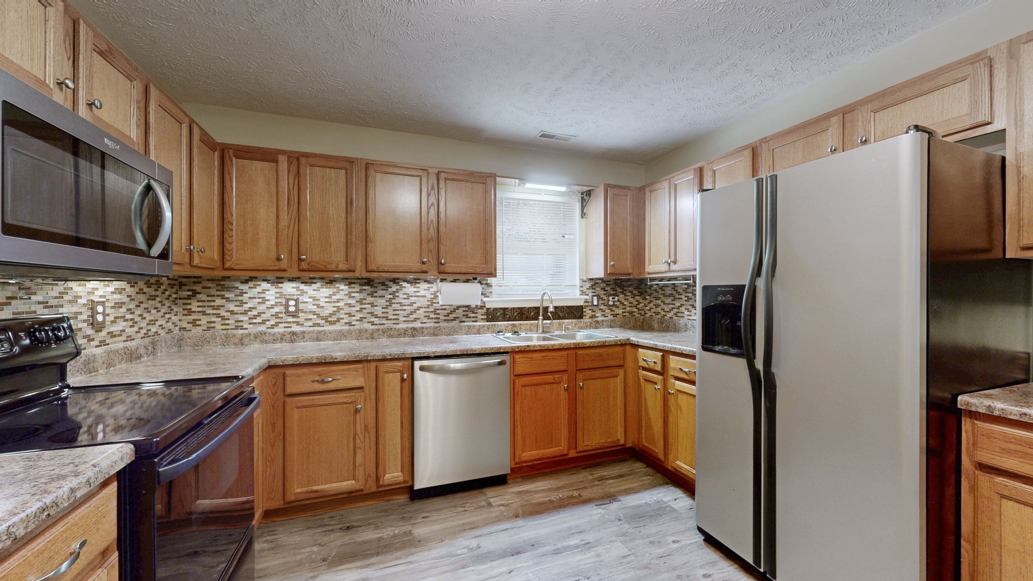 2938 Ridgewood Dr