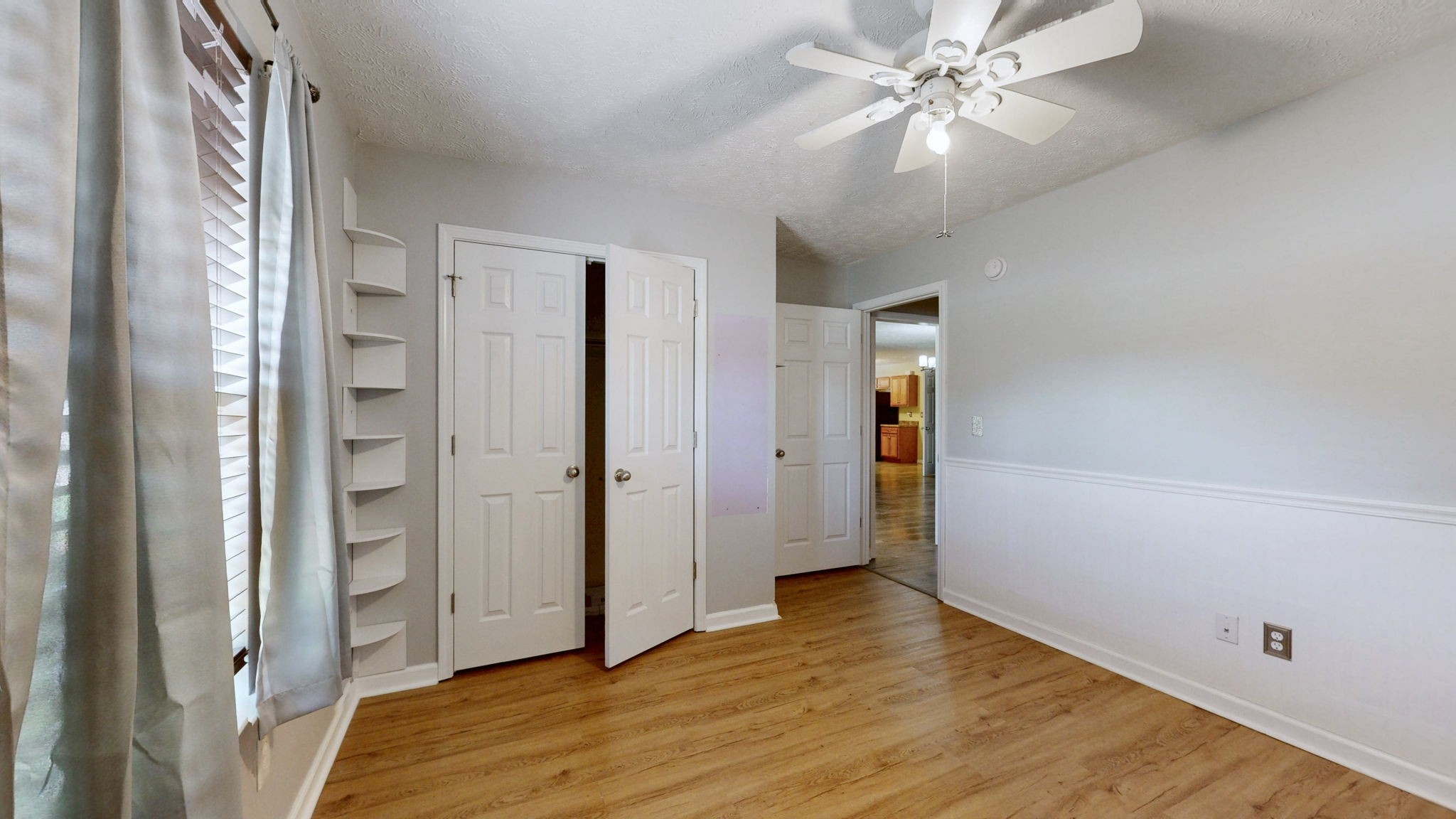 2938 Ridgewood Dr