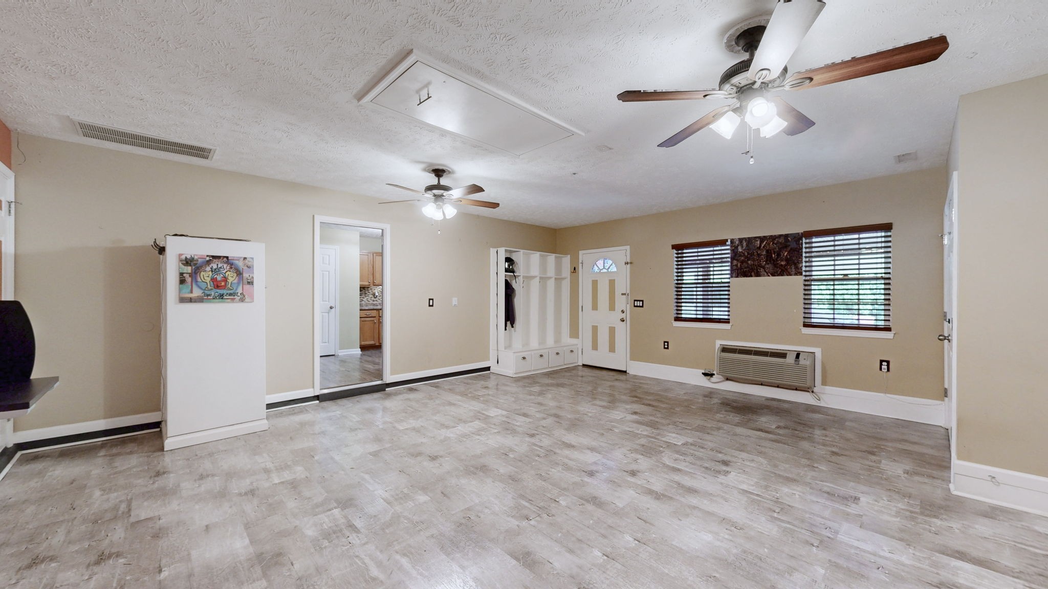 2938 Ridgewood Dr