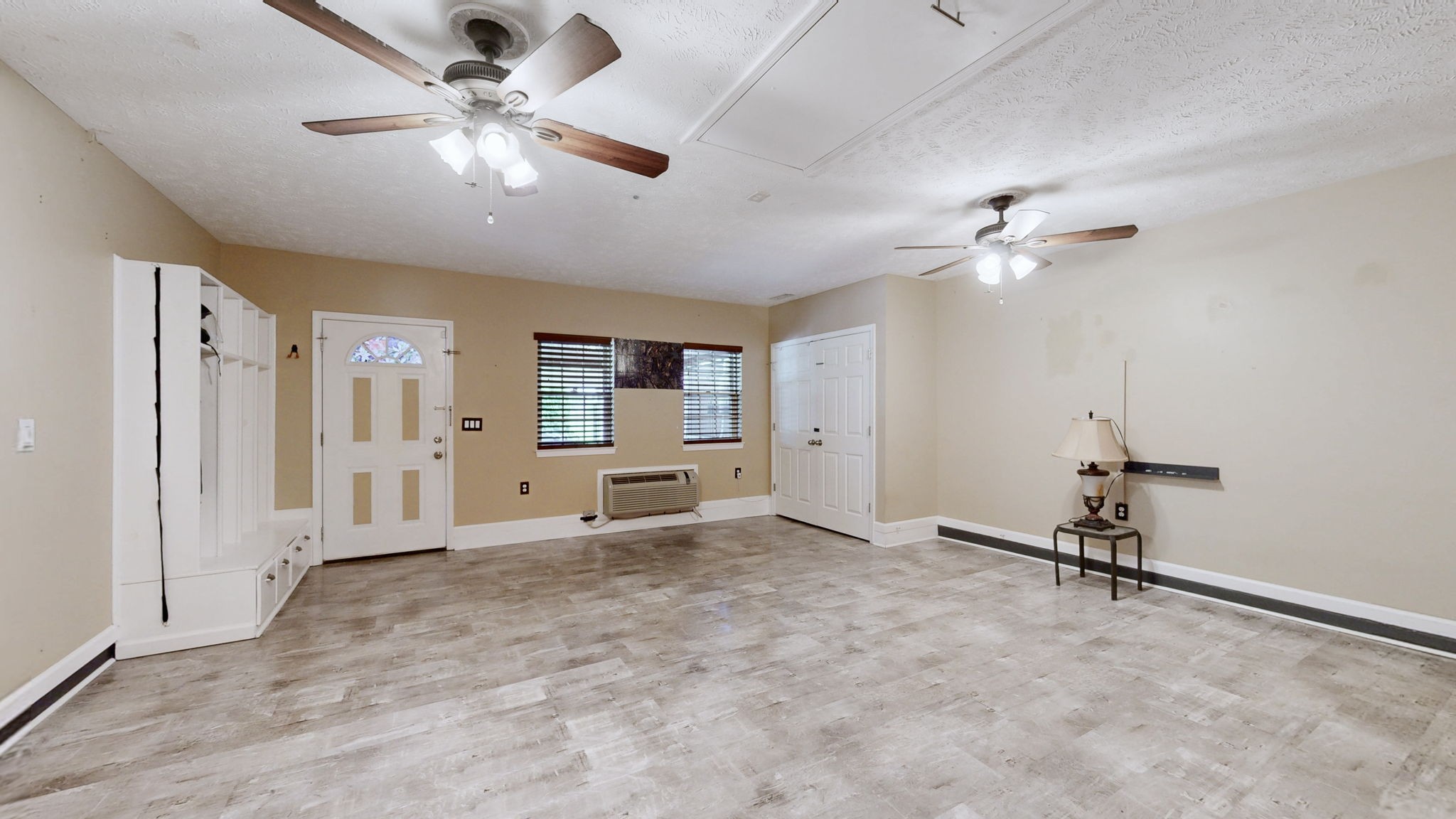 2938 Ridgewood Dr
