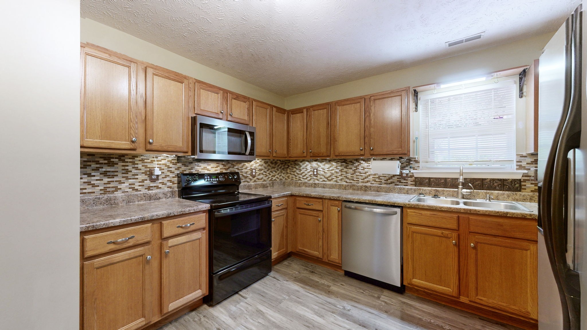 2938 Ridgewood Dr