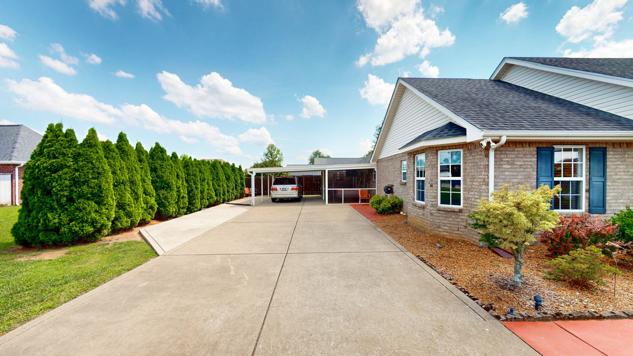 2938 Ridgewood Dr