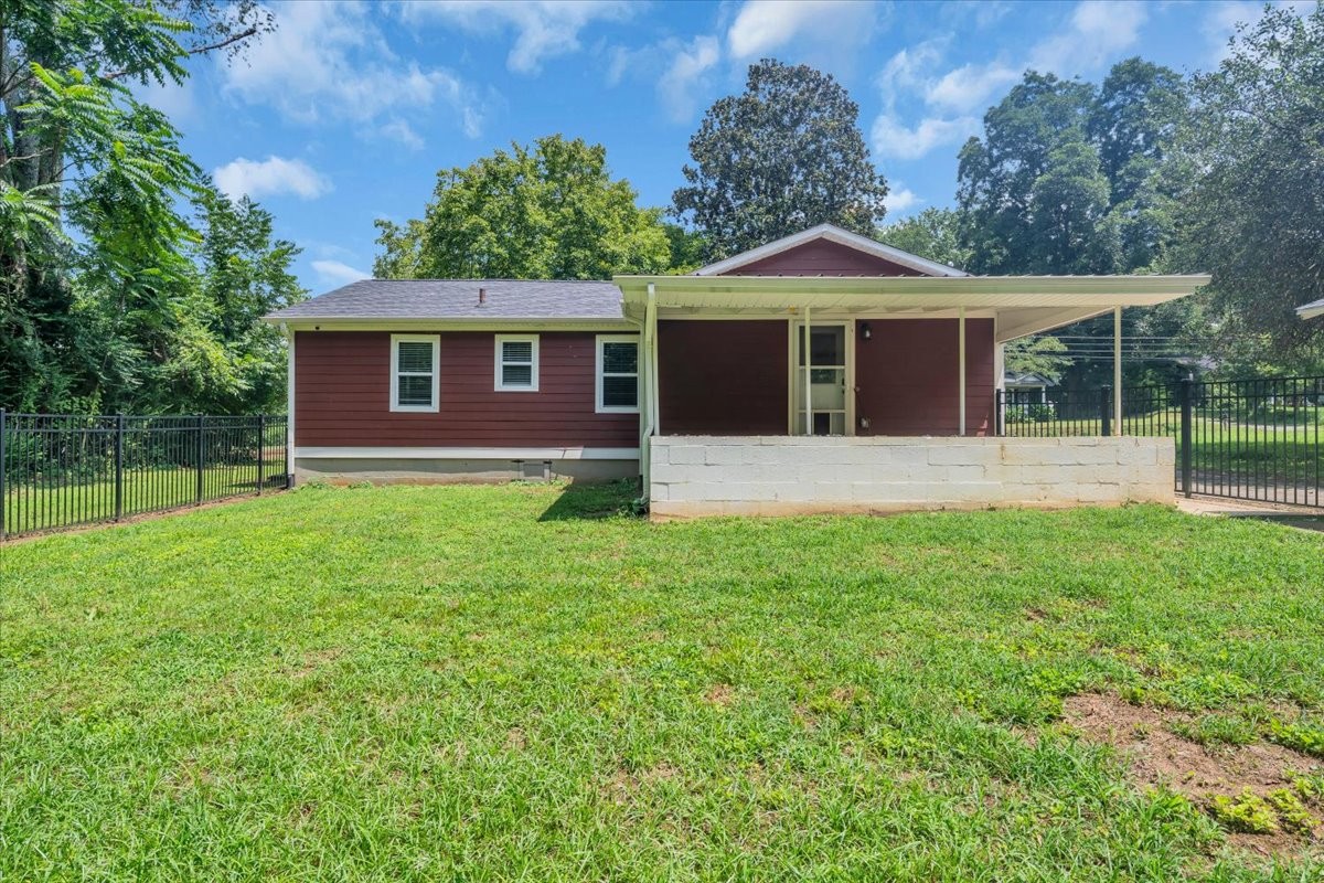 617 Fall River Rd