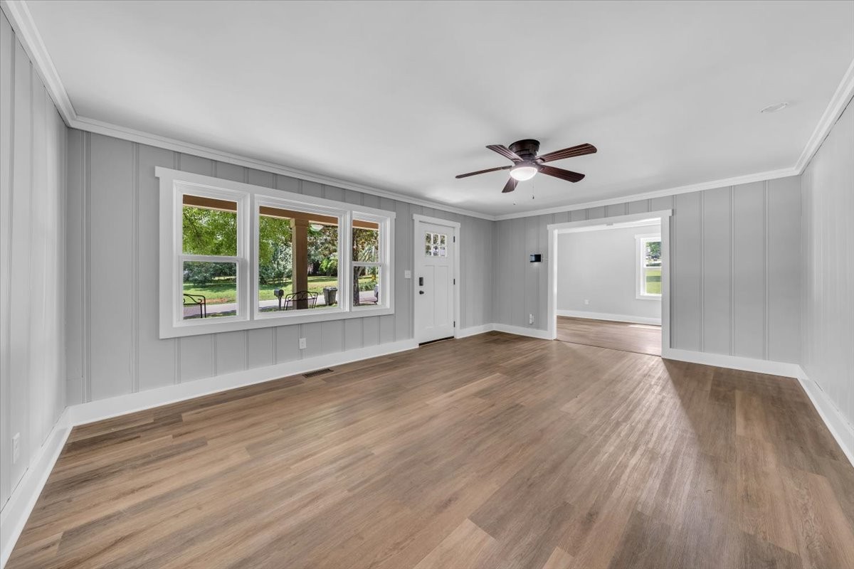 617 Fall River Rd