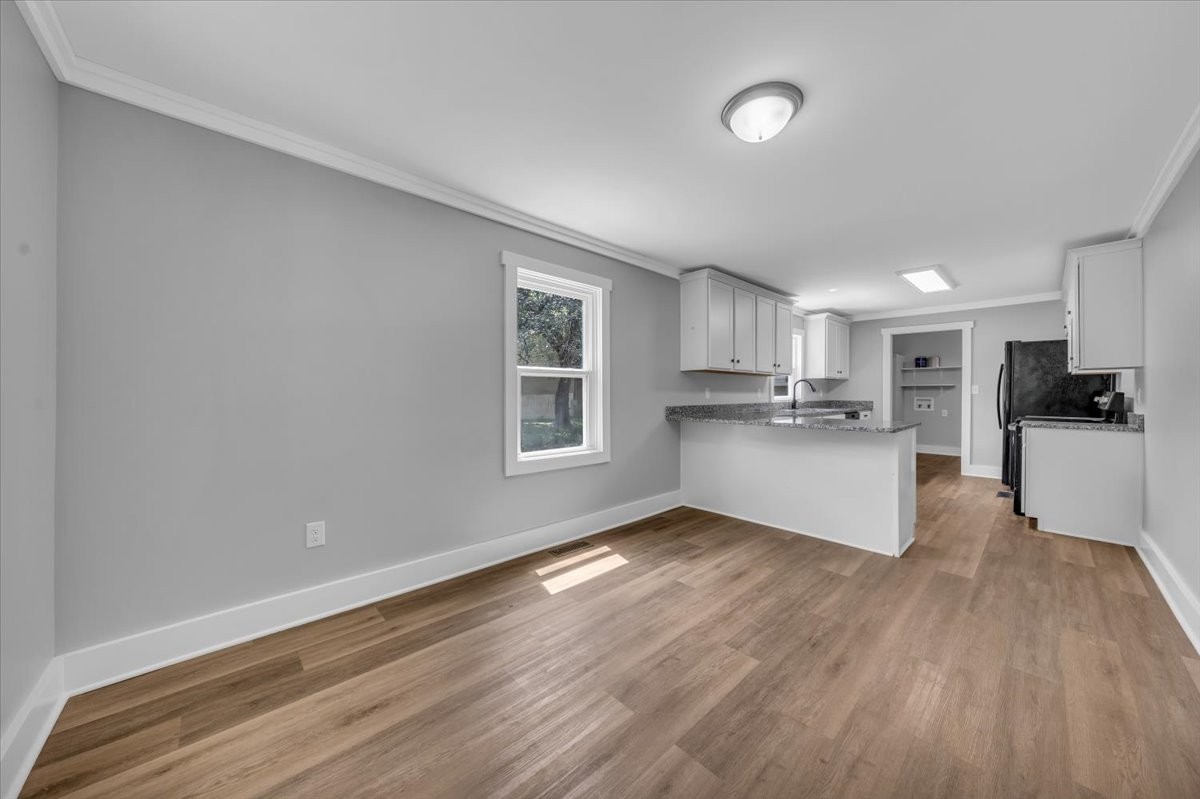 617 Fall River Rd