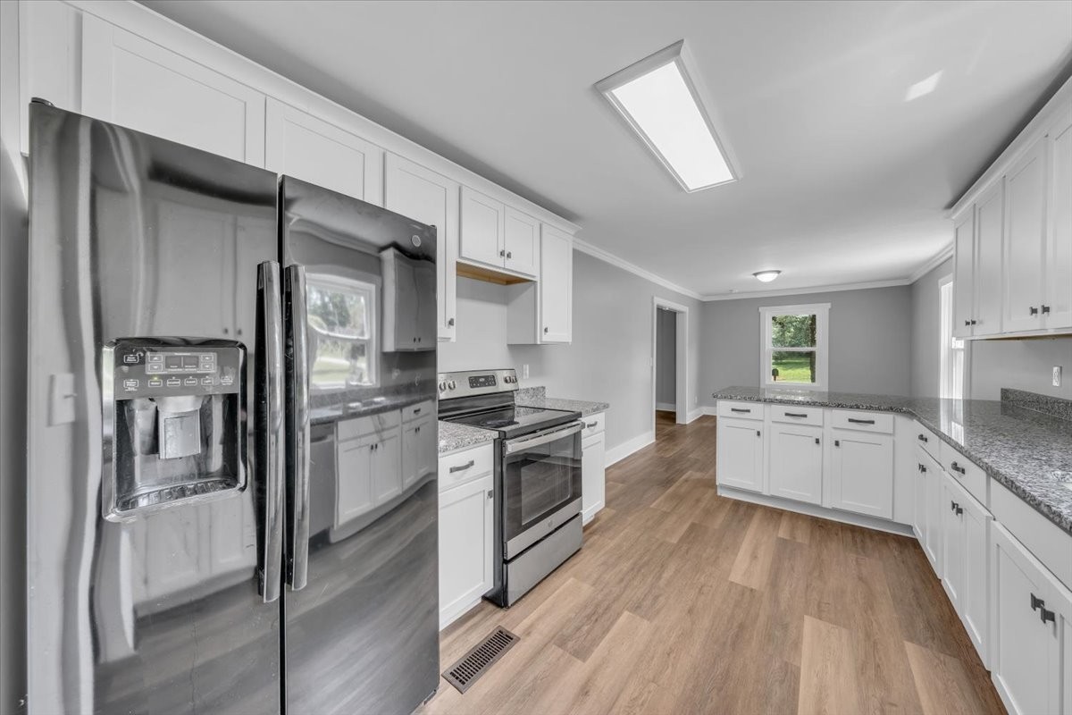 617 Fall River Rd