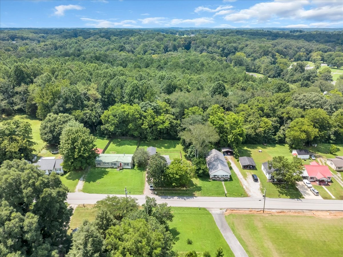617 Fall River Rd