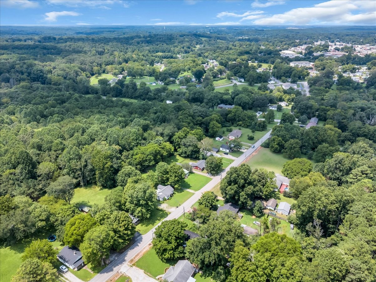 617 Fall River Rd