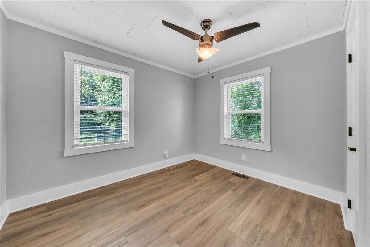 617 Fall River Rd