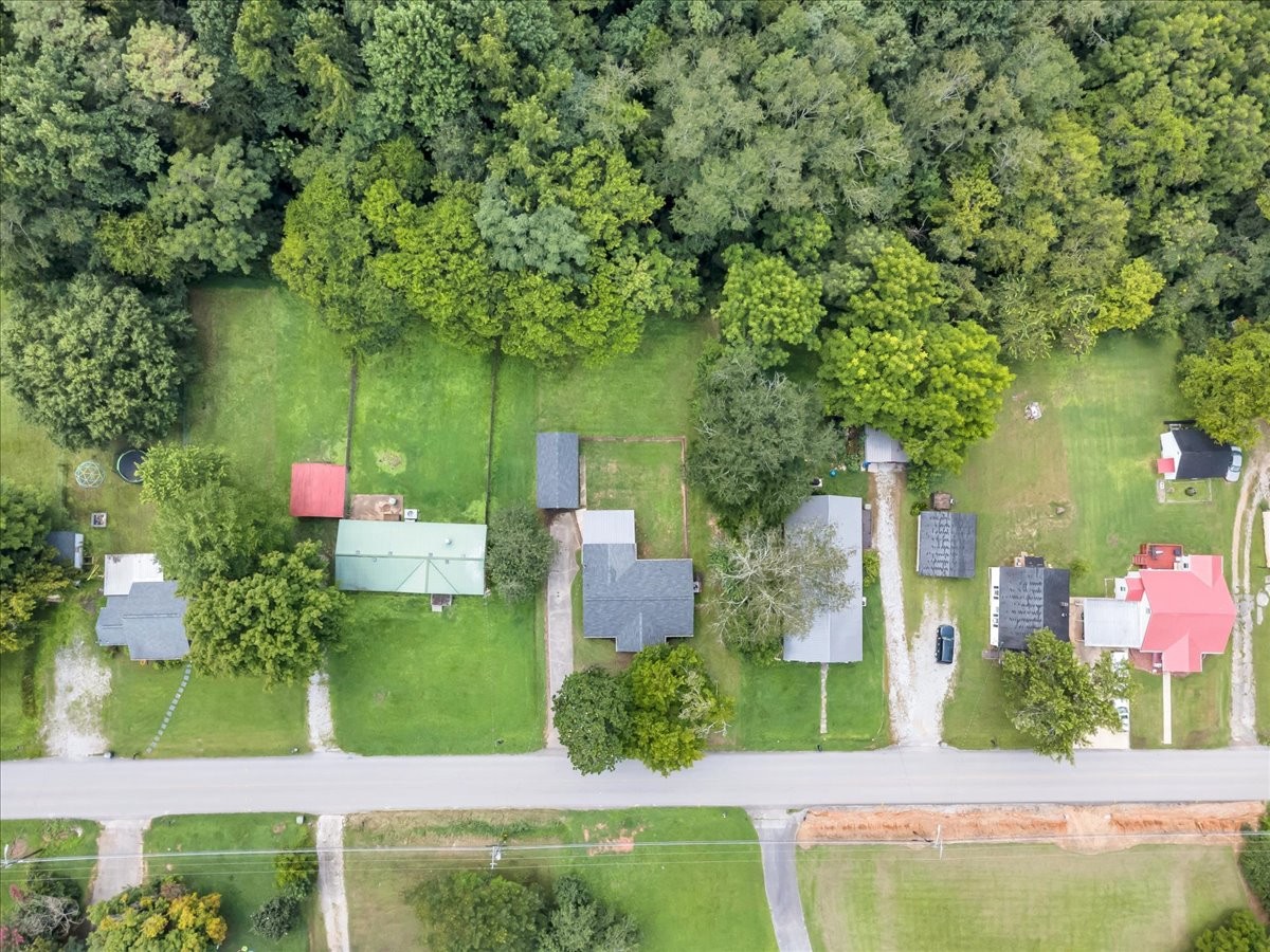 617 Fall River Rd