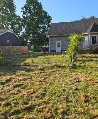 215 Warren Cir