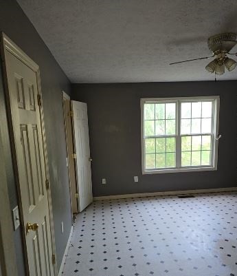 215 Warren Cir
