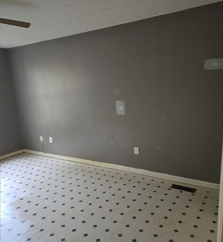 215 Warren Cir