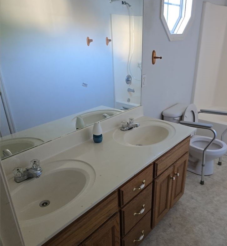 215 Warren Cir