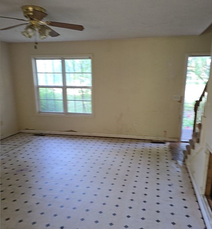215 Warren Cir