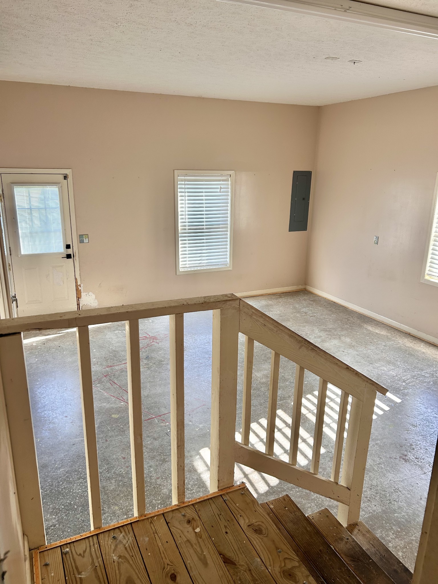 183 Grosch Dr