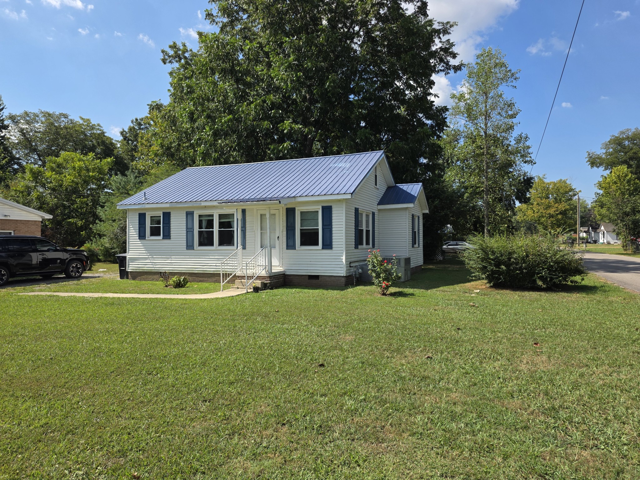 200 Helen St