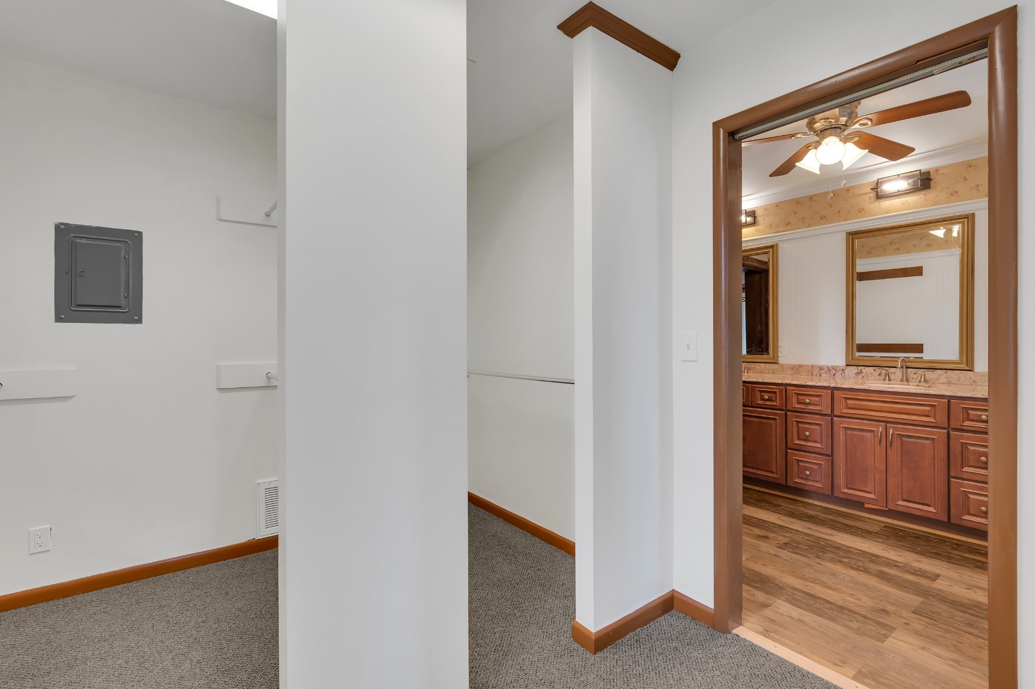 412 E Petty Ln