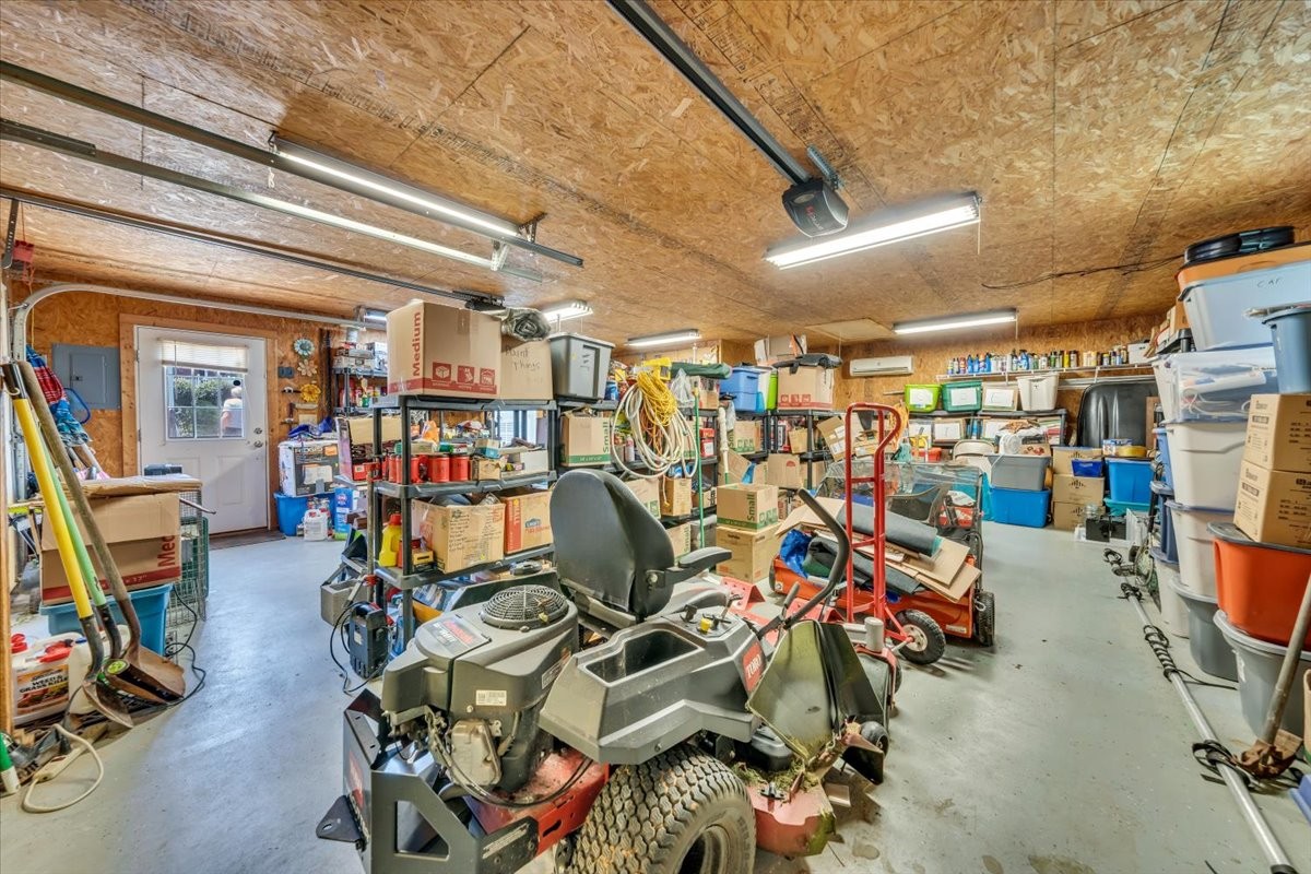 92 Freeman Ct