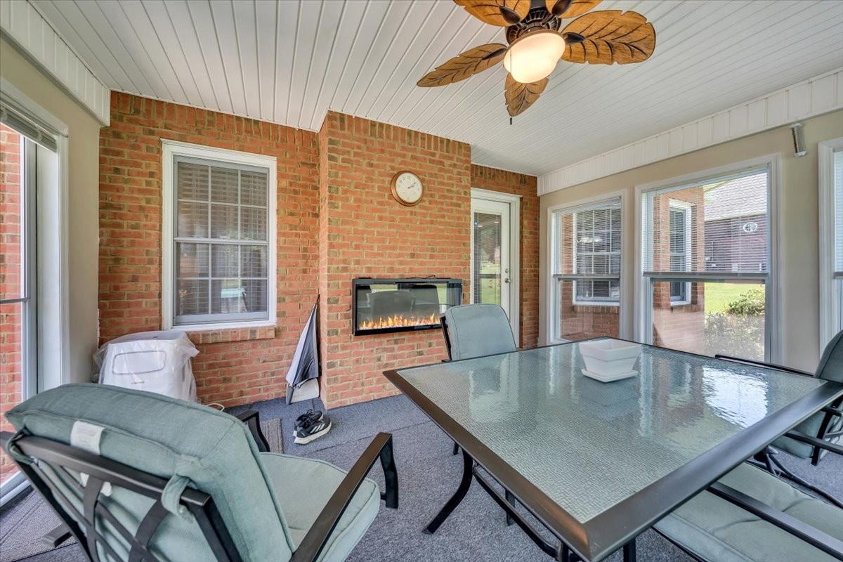 92 Freeman Ct