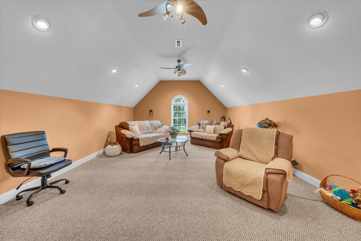 92 Freeman Ct