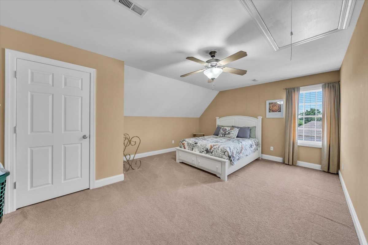 92 Freeman Ct