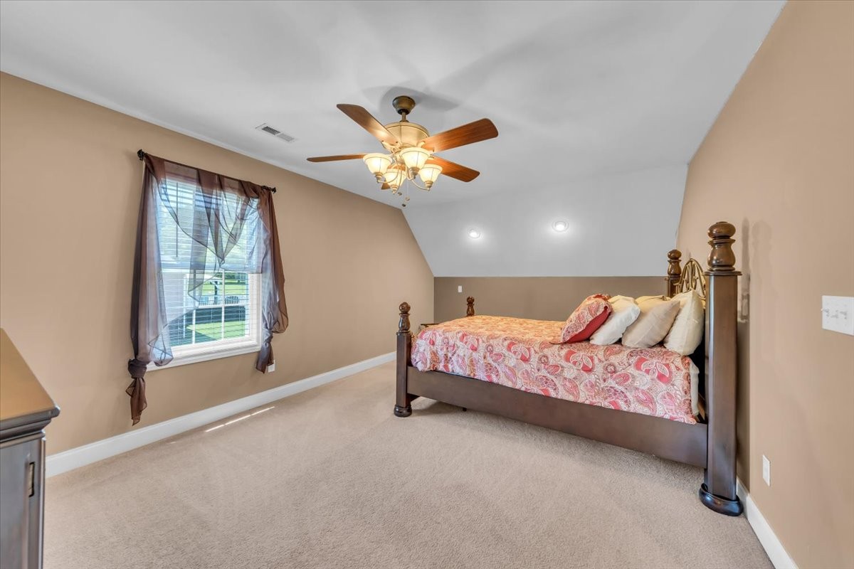 92 Freeman Ct
